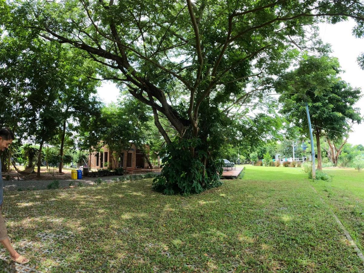 Baan Tonjaeng Resort Chai Nat Exterior foto