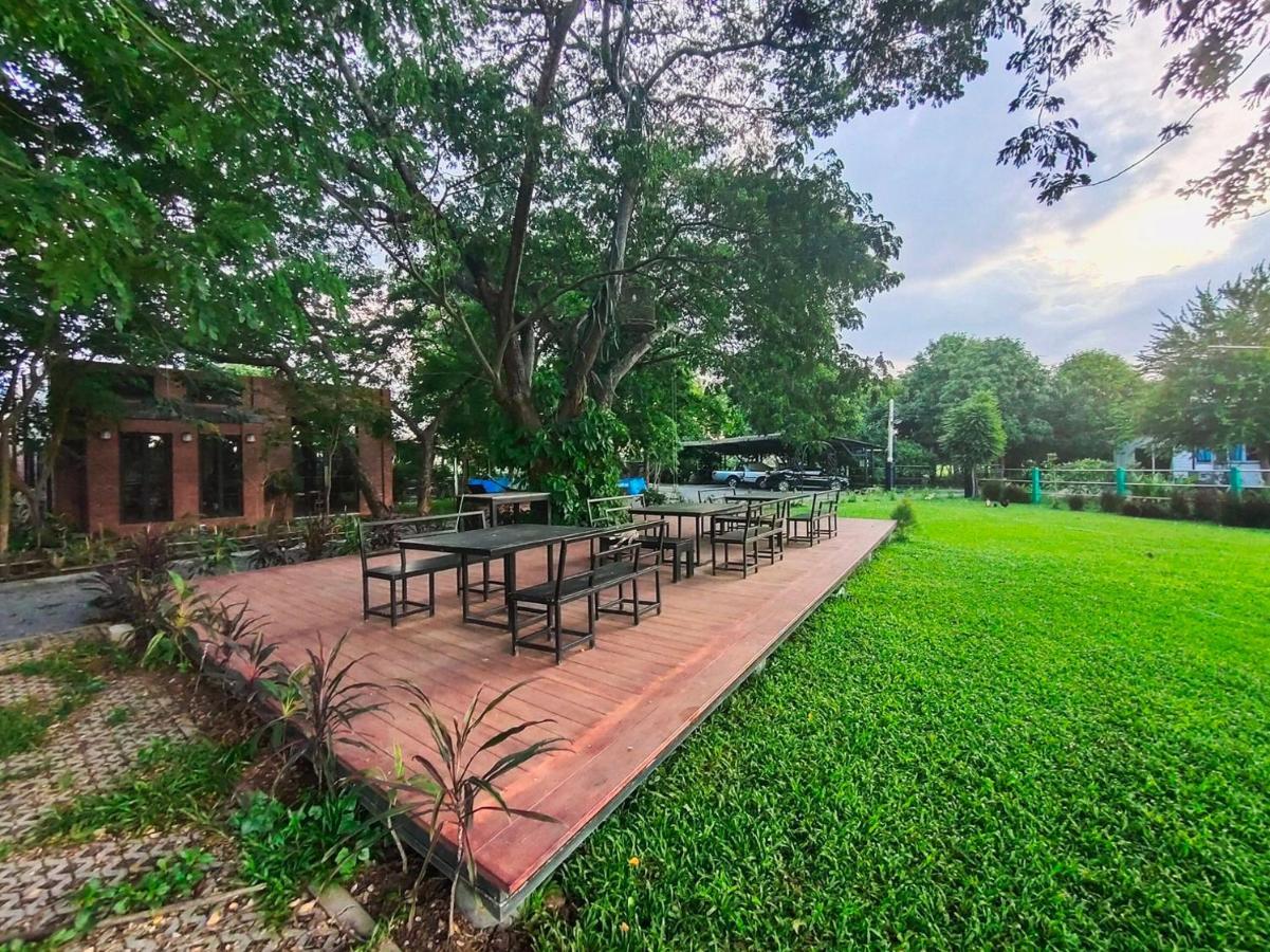Baan Tonjaeng Resort Chai Nat Exterior foto