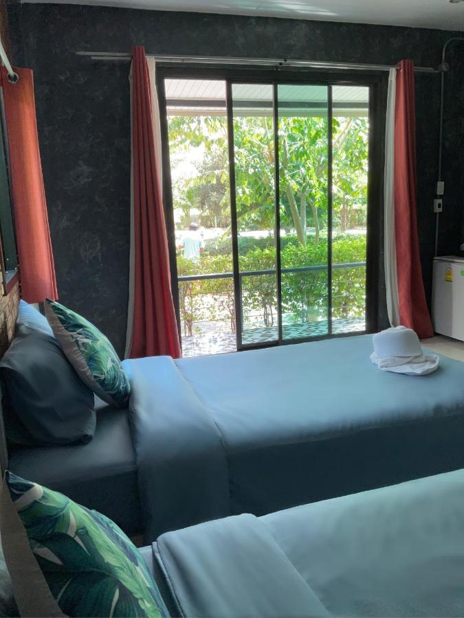 Baan Tonjaeng Resort Chai Nat Exterior foto
