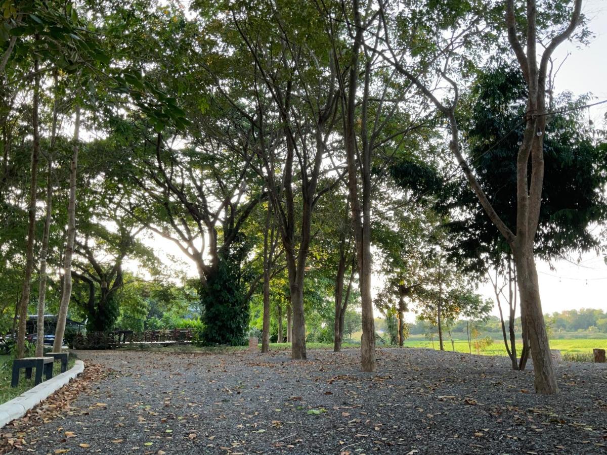 Baan Tonjaeng Resort Chai Nat Exterior foto