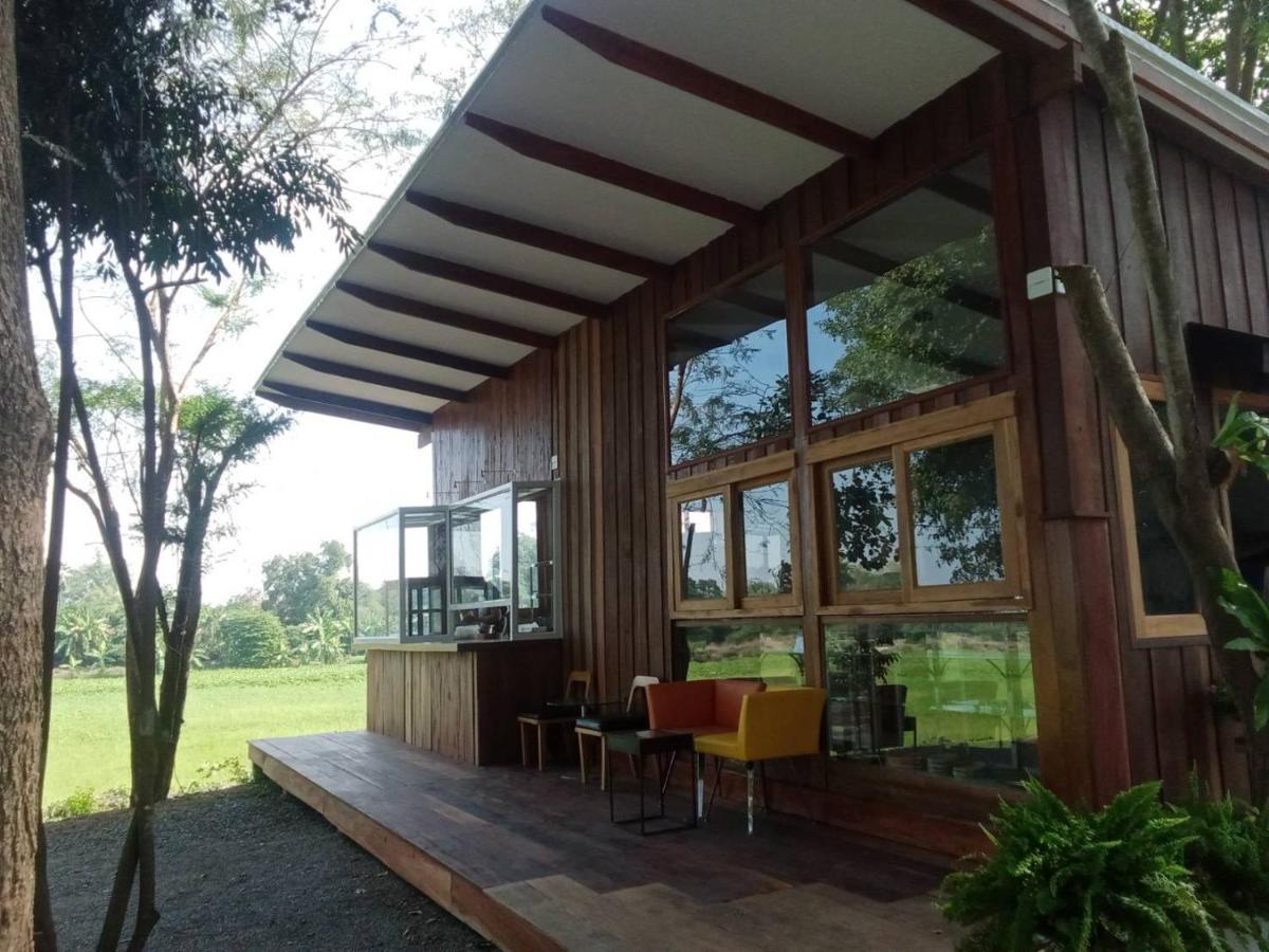 Baan Tonjaeng Resort Chai Nat Exterior foto